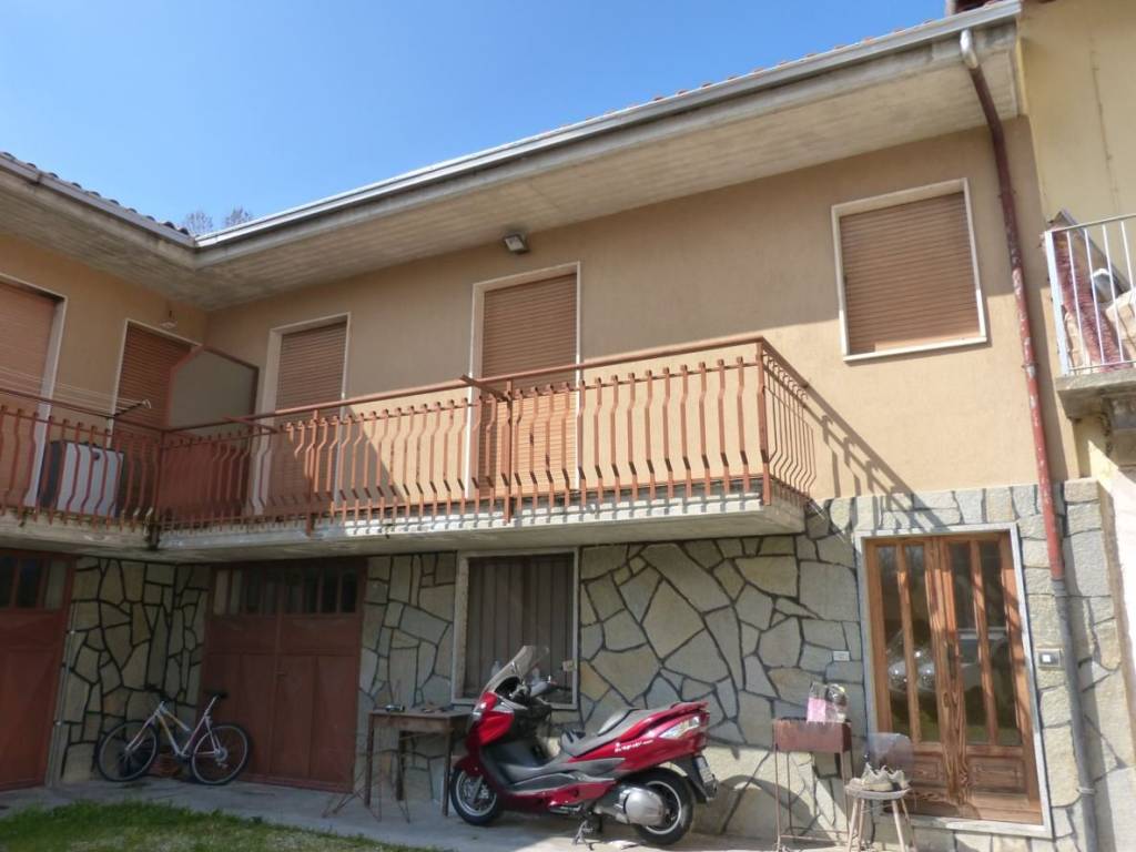 casa indipendente in vendita a Salmour