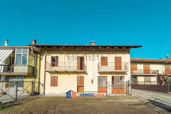 casa semindipendente in vendita a Salmour