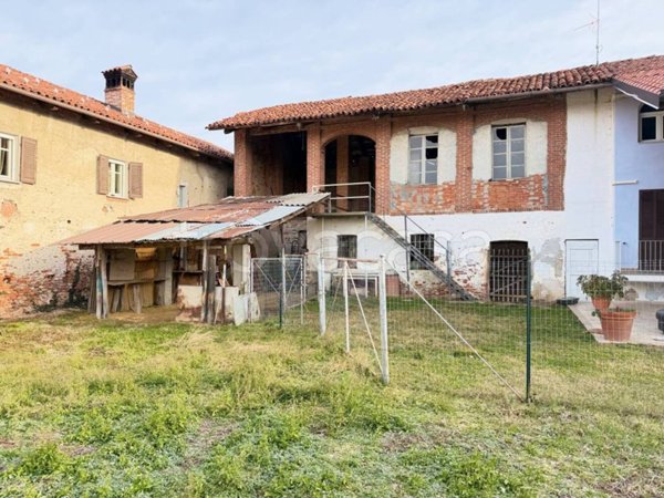 casa indipendente in vendita a Salmour
