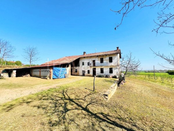 casa indipendente in vendita a Salmour