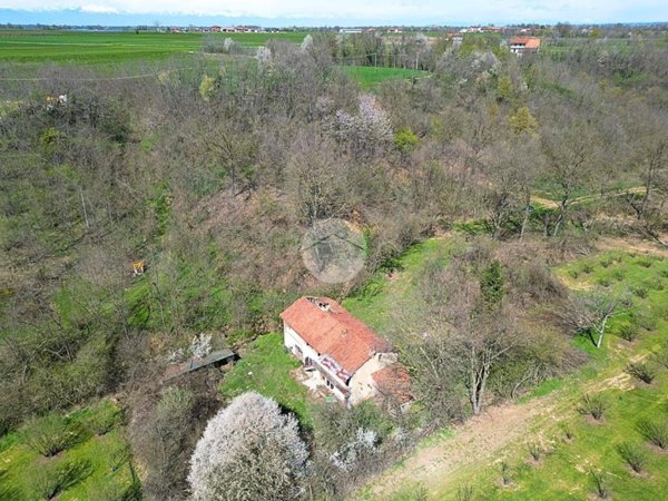casa indipendente in vendita a Salmour