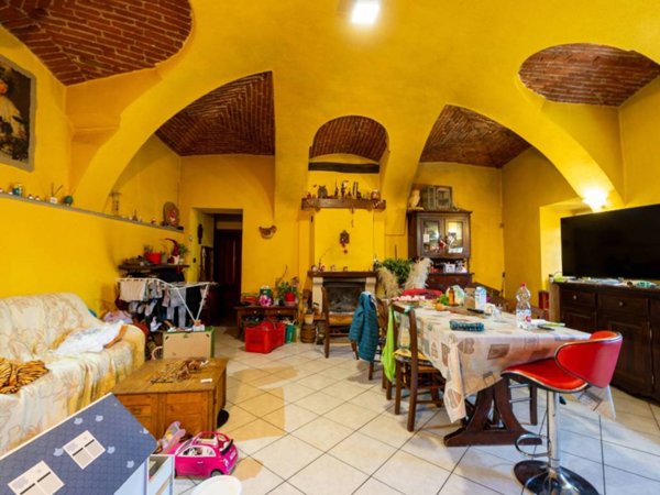 casa indipendente in vendita a Saluzzo in zona Castellar
