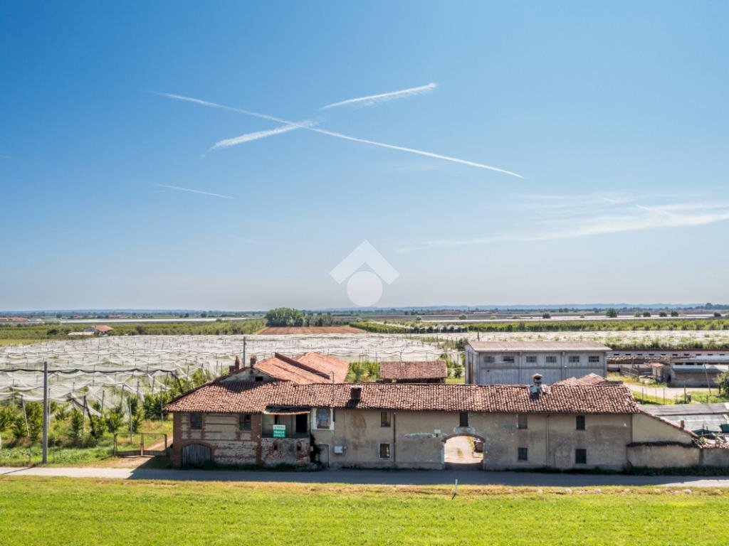 casa indipendente in vendita a Saluzzo in zona Ruata Eandi