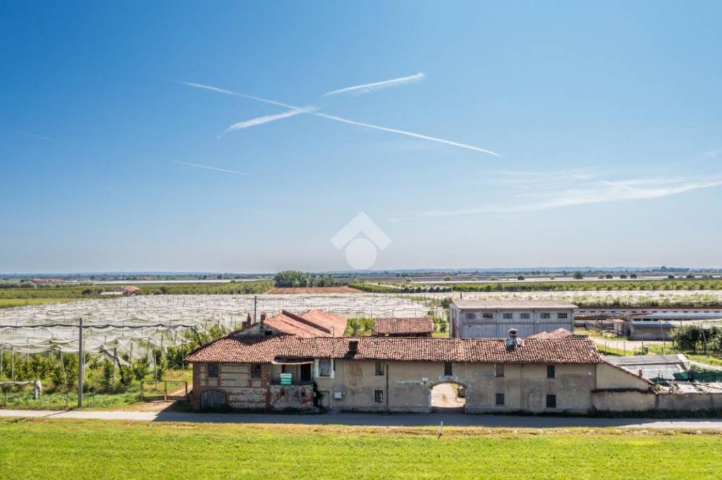 casa indipendente in vendita a Saluzzo in zona Ruata Eandi