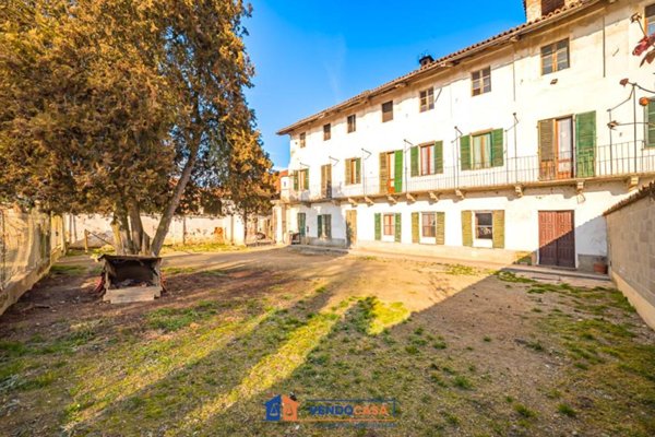 casa indipendente in vendita a Saluzzo in zona Cervignasco