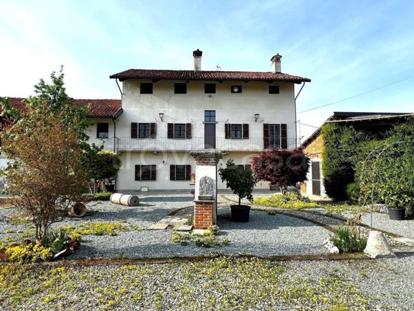 casa indipendente in vendita a Saluzzo in zona Cervignasco