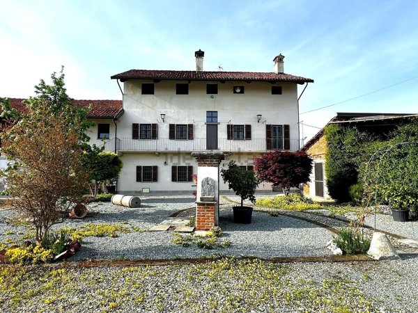 casa indipendente in vendita a Saluzzo in zona Cervignasco