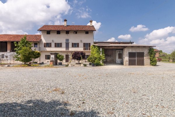 casa indipendente in vendita a Saluzzo in zona Cervignasco