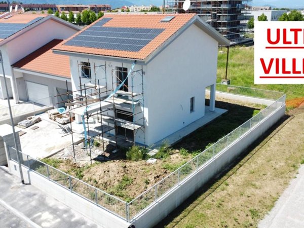 casa indipendente in vendita a Saluzzo in zona Via dei Romani