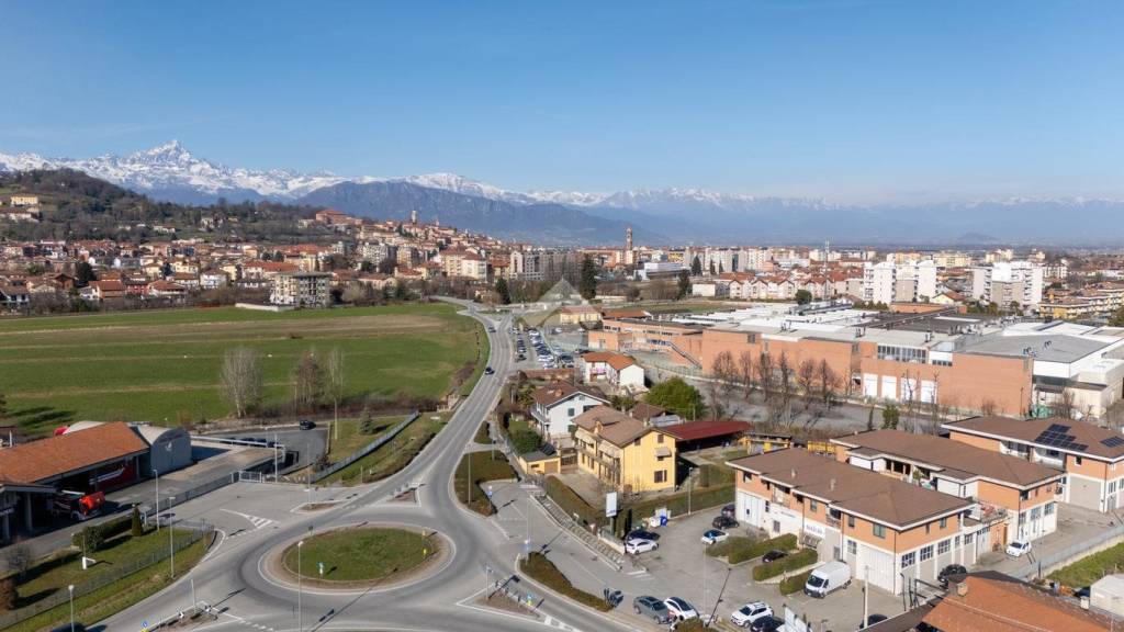 negozio in vendita a Saluzzo