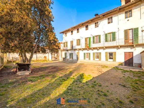 casale in vendita a Saluzzo in zona Cervignasco