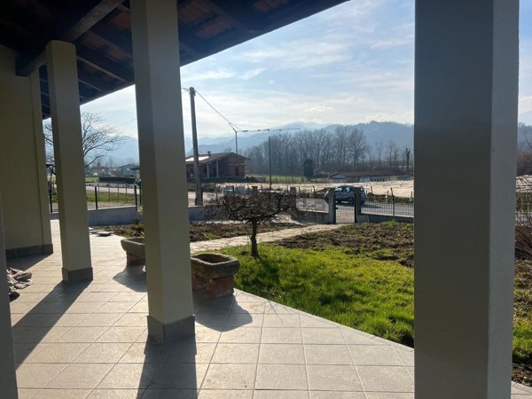 casa indipendente in vendita a Saluzzo in zona Castellar