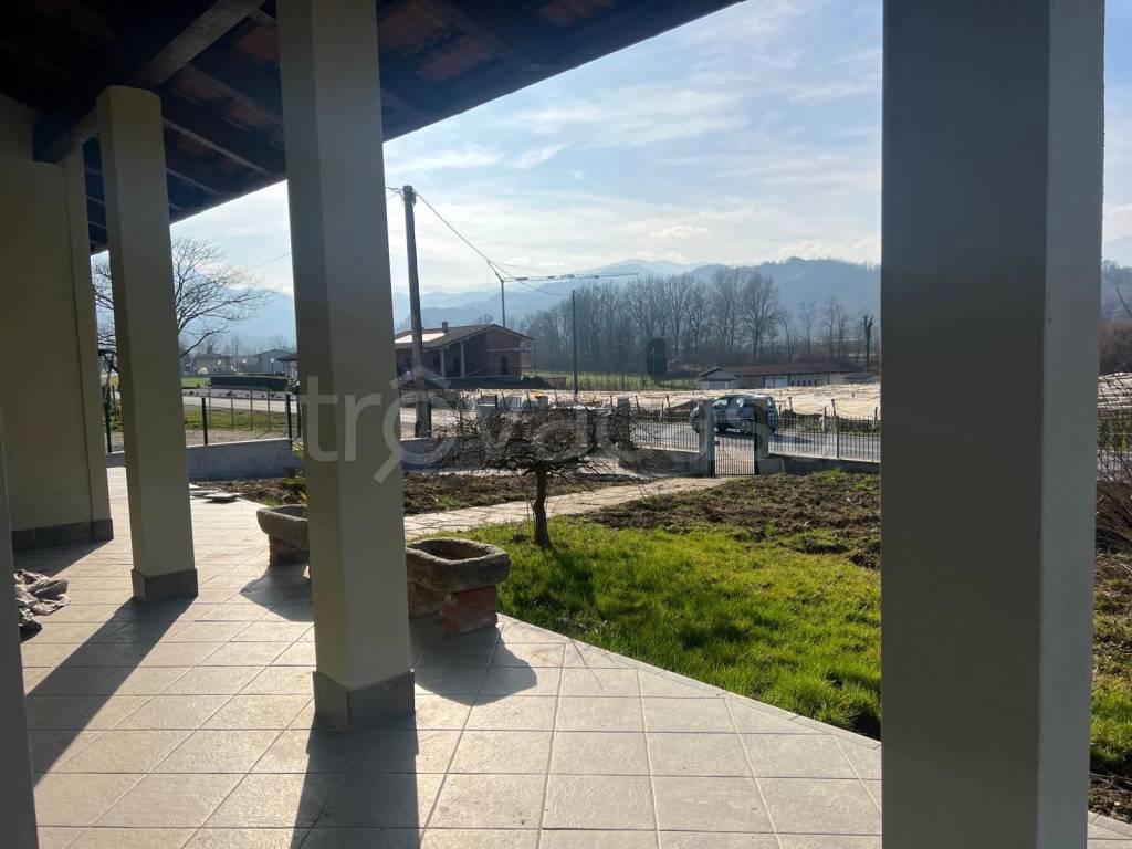 casa indipendente in vendita a Saluzzo in zona Castellar
