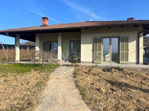 casa indipendente in vendita a Saluzzo in zona Castellar