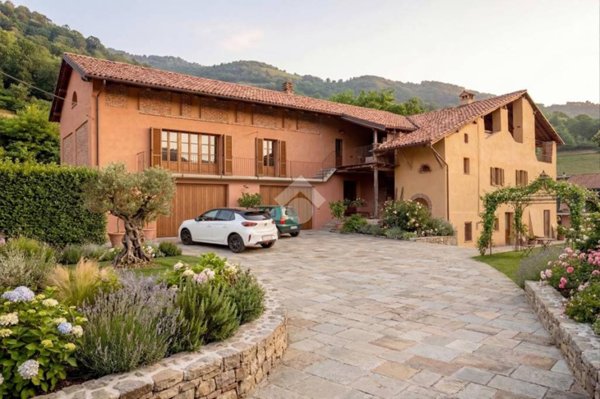 casa indipendente in vendita a Saluzzo in zona Castellar