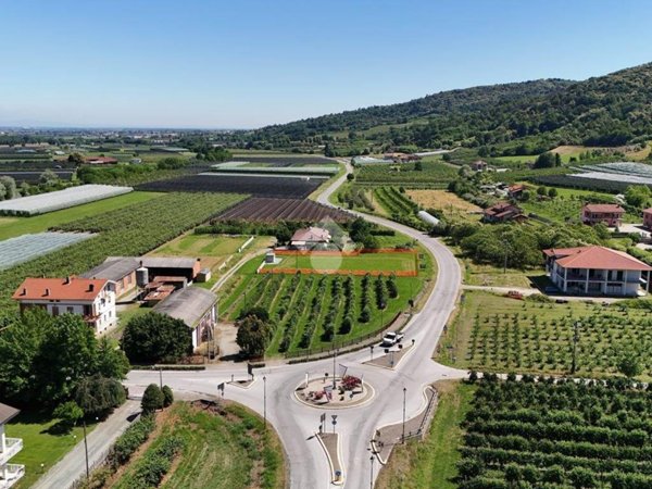 casa indipendente in vendita a Saluzzo in zona Castellar