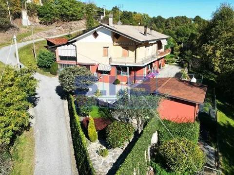 casa indipendente in vendita a Saluzzo in zona Castellar