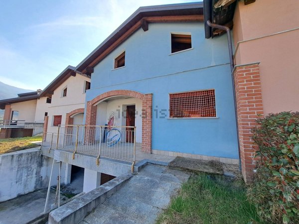 casa indipendente in vendita a Saluzzo in zona Castellar