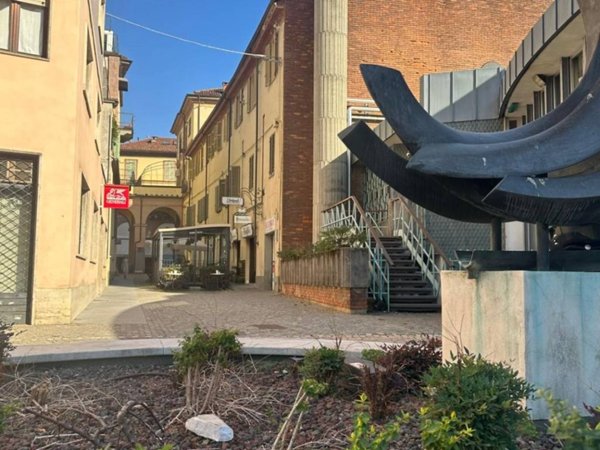 locale commerciale in vendita a Saluzzo