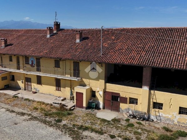 casa semindipendente in vendita a Saluzzo in zona Via dei Romani