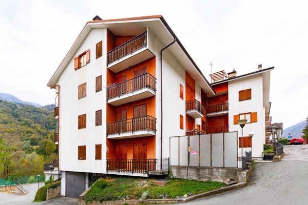 appartamento in vendita a Sampeyre in zona Sant'Anna