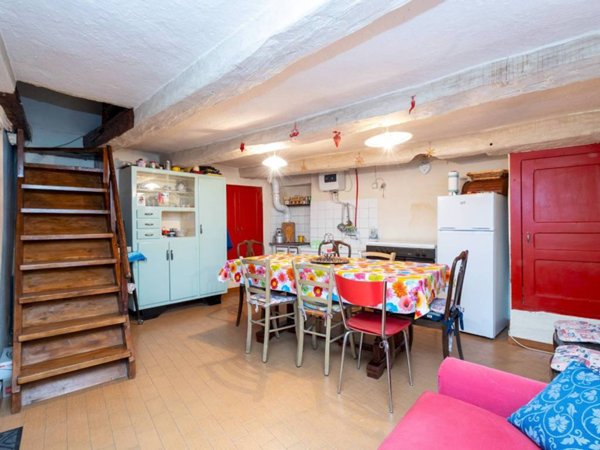 casa indipendente in vendita a Sampeyre