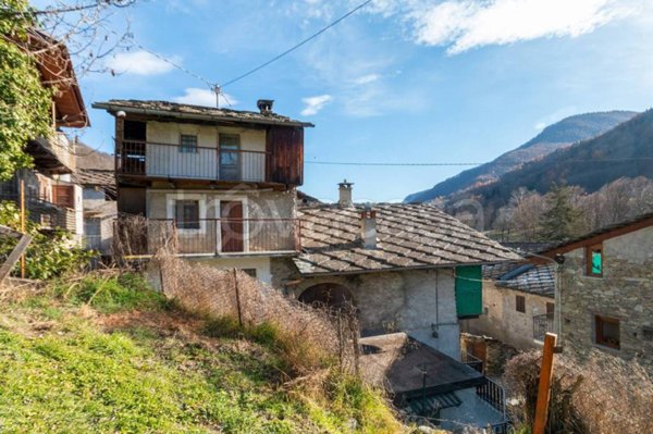 appartamento in vendita a Sampeyre in zona Sant'Anna