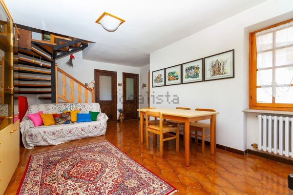 casa indipendente in vendita a Sampeyre