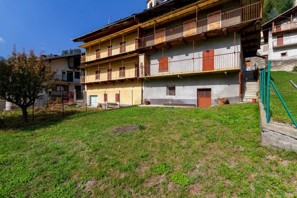 appartamento in vendita a Sampeyre in zona Villar