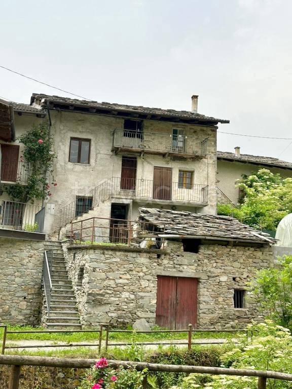 casa indipendente in vendita a Sampeyre