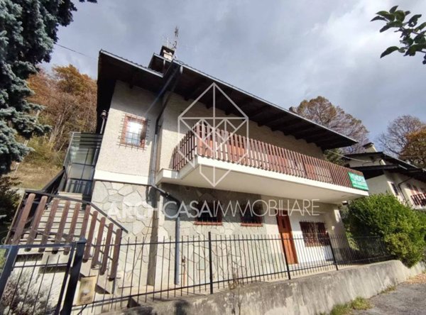 casa indipendente in vendita a Sampeyre