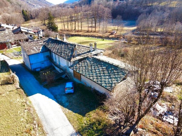 casa indipendente in vendita a Sampeyre