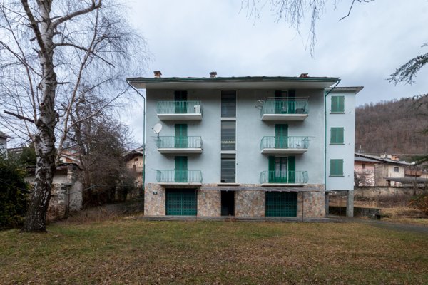casa indipendente in vendita a Sampeyre