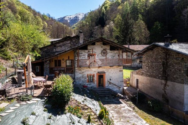 casa semindipendente in vendita a Sampeyre