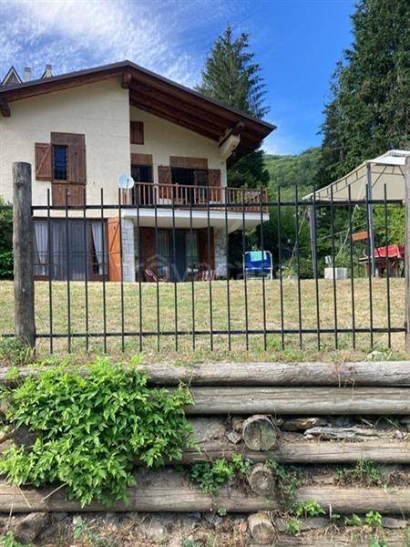 casa indipendente in vendita a Sampeyre