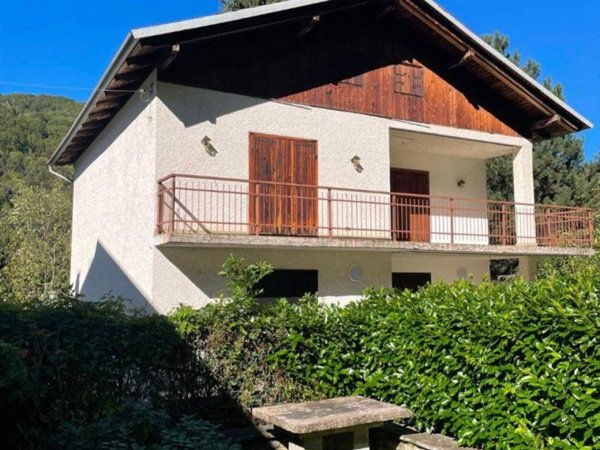 casa indipendente in vendita a Sampeyre