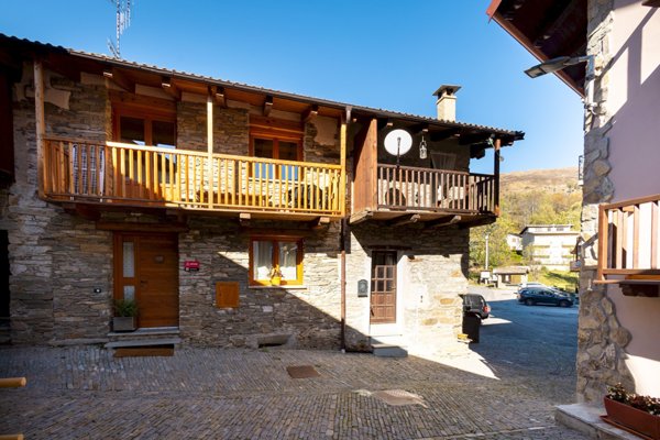 casa indipendente in vendita a Sampeyre in zona Becetto