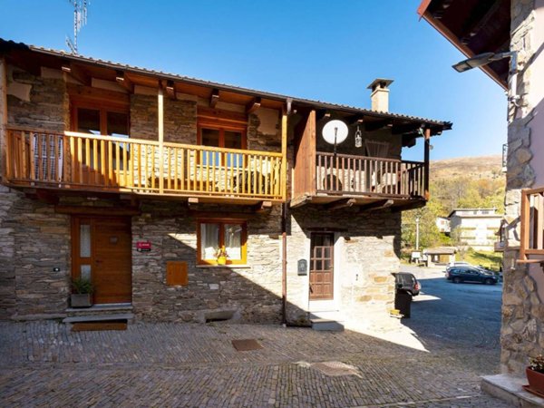casa indipendente in vendita a Sampeyre in zona Becetto