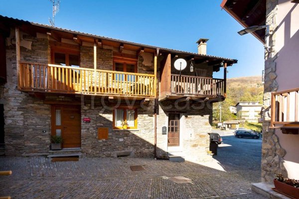casa indipendente in vendita a Sampeyre in zona Becetto