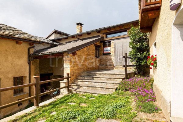 appartamento in vendita a Sampeyre in zona Becetto