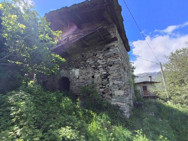 casa indipendente in vendita a Sampeyre in zona Sant'Anna