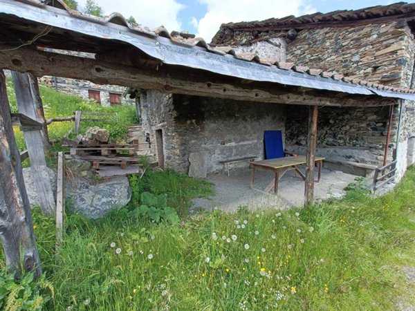 casa indipendente in vendita a Sampeyre