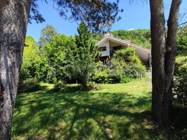 casa indipendente in vendita a Sampeyre