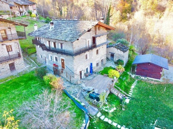 casa indipendente in vendita a Sampeyre