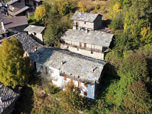 casa indipendente in vendita a Sampeyre