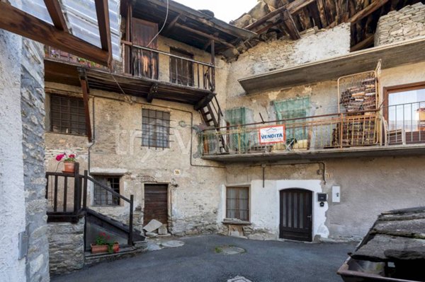 casa indipendente in vendita a Sampeyre in zona Sant'Anna