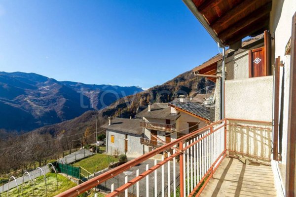 appartamento in vendita a Sampeyre in zona Sant'Anna