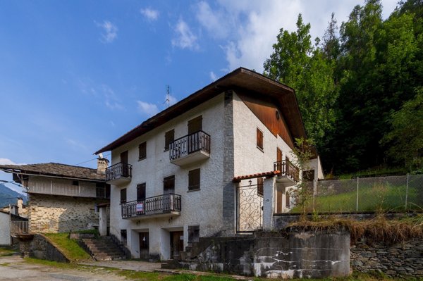 casa indipendente in vendita a Sampeyre
