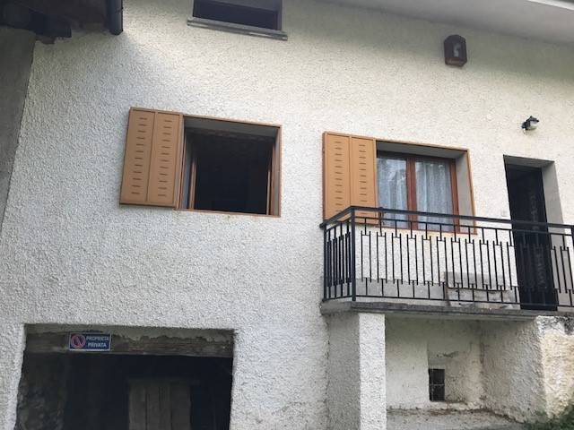 casa indipendente in vendita a Sampeyre