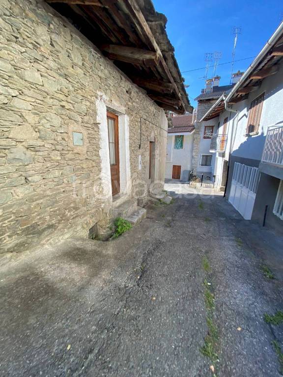 casale in vendita a Sampeyre in zona Becetto